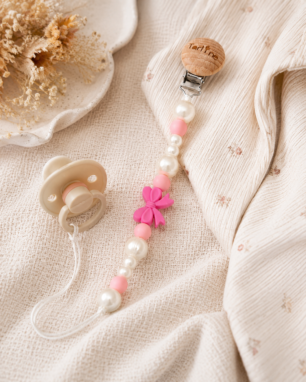 Attache à suce Boucle Rose Perlé Chic Boutique Tartine